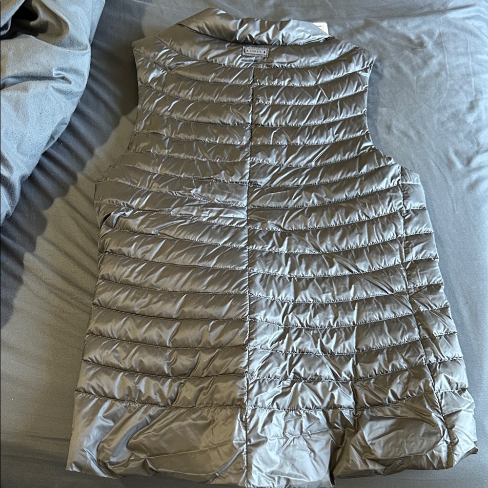 Athleta Silver Quilted Vest - Picture 5 of 5